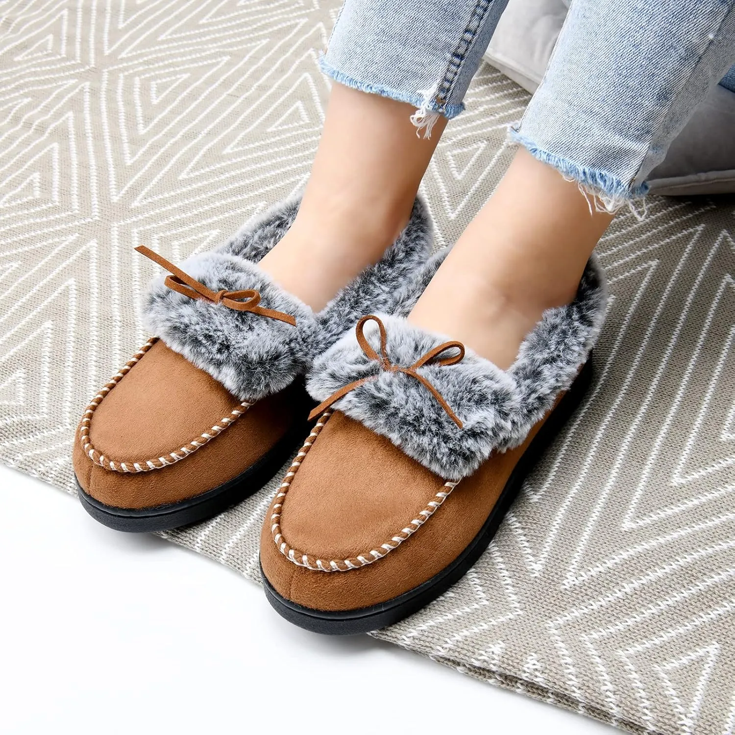 DL Women's Fuzzy Warm Moccasin Slippers Memory Foam, Soft Fluffy Winter House Closed Back Fur Lined, Cozy Ladies Suede Indoor Bedroom Houseshoes Non-Slip
