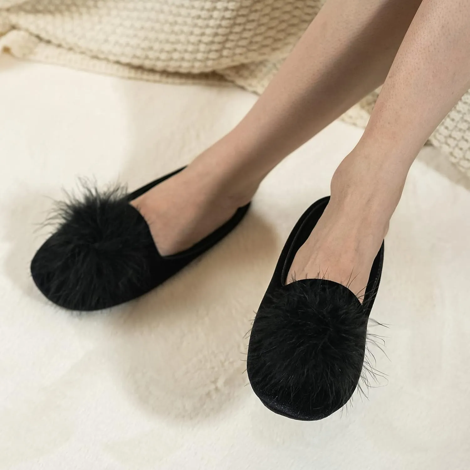 GRITHEIM Women's Fuzzy Pom Pom Velvet Memory Foam House Slippers Ladies Cozy Chenille Knit Bedroom Slippers Non-slip Sole Indoor Outdoor
