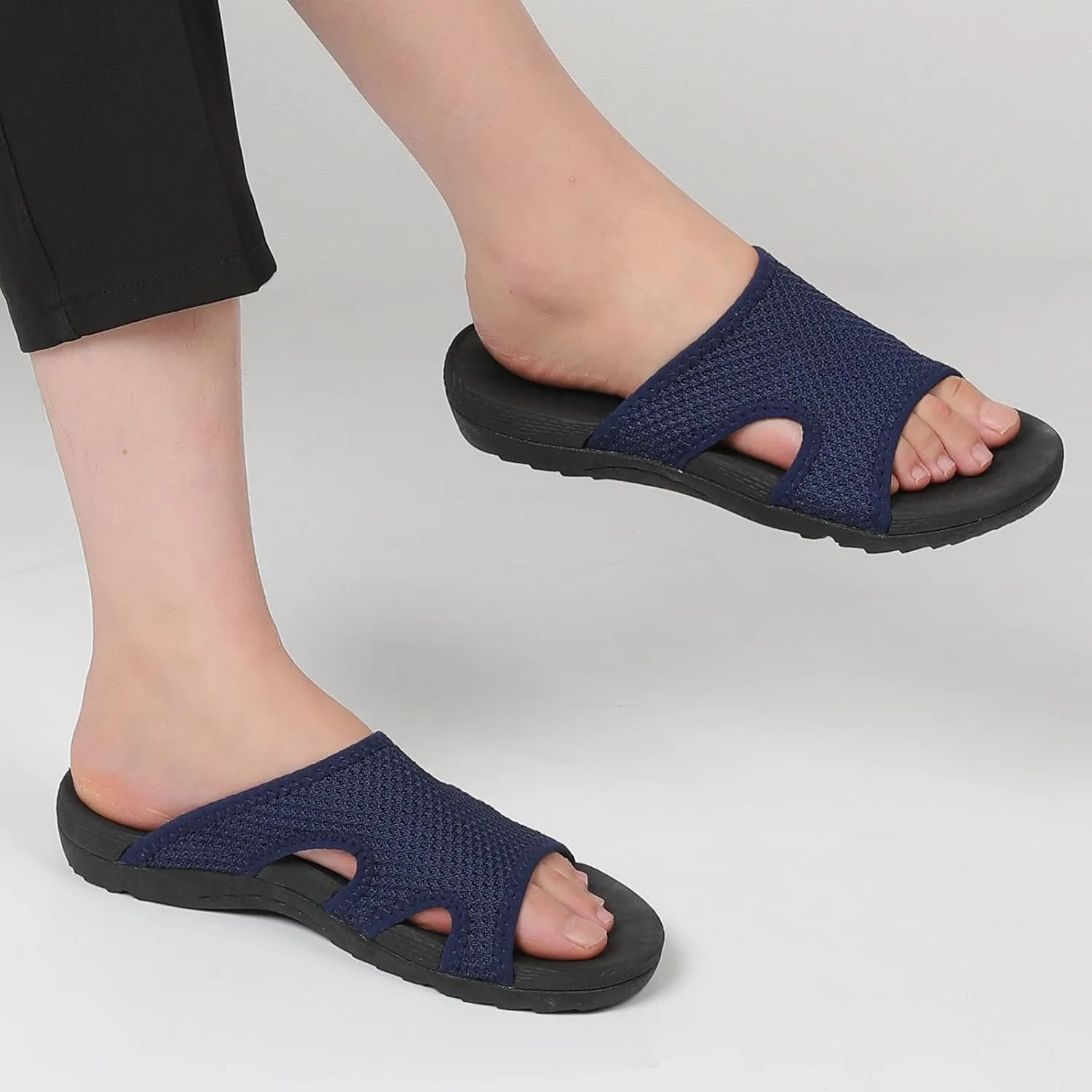 LeIsfIt Womens Slide Sandals Arch Support Slides Slip on Plantar Fasciitis Sandals Ladies Yoga Mat Thick Cushion Slipper Slides for Indoor Outdoor