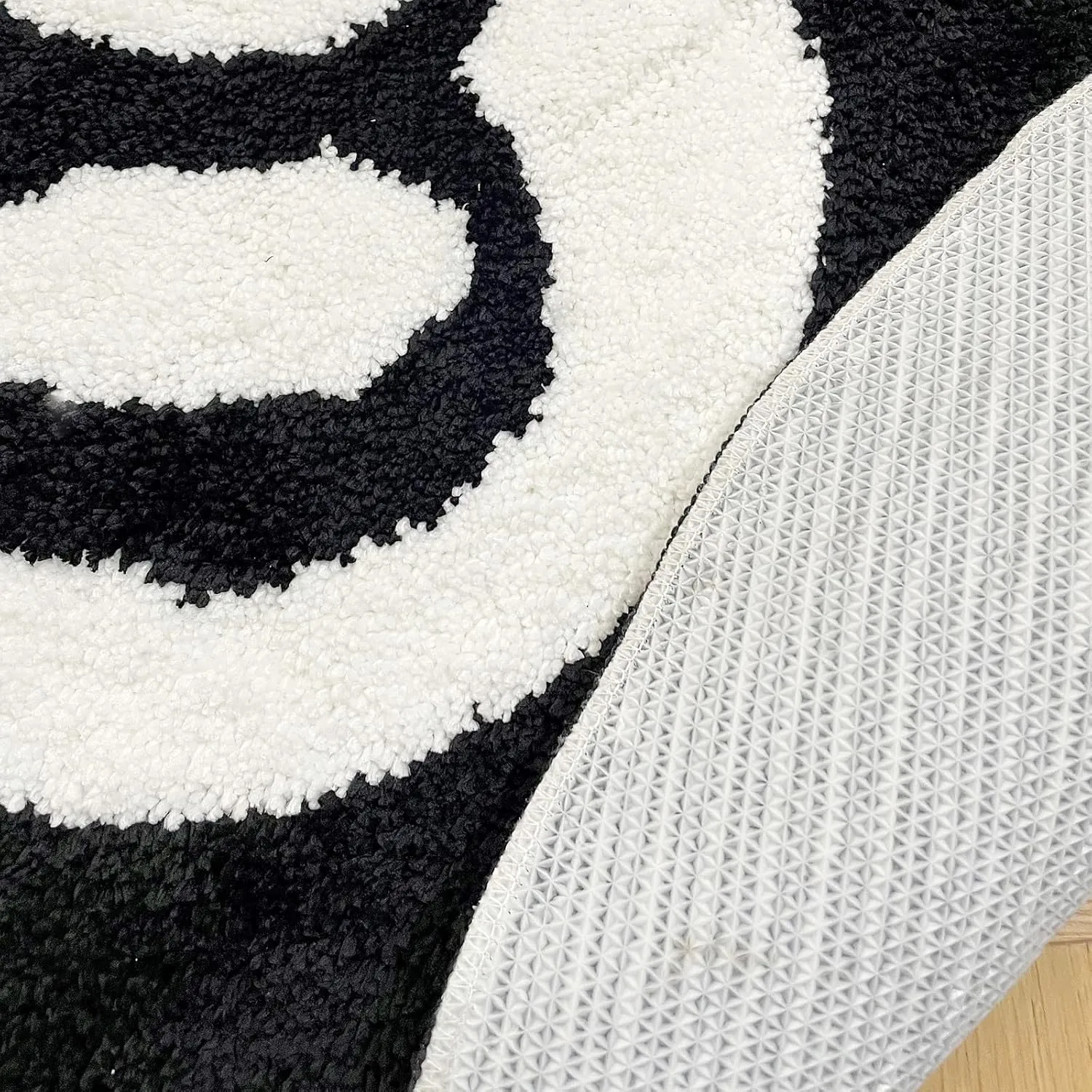 LEVINIS 8 Ball Tufted Rug, Black Area Rug for Kids Room Shaggy Soft Nursery Décor Rug Cool 8 Ball Accent Round Rugs for Bedroom, Living Room, Billiards Room, Dorm Room, 31.5''×31.5''