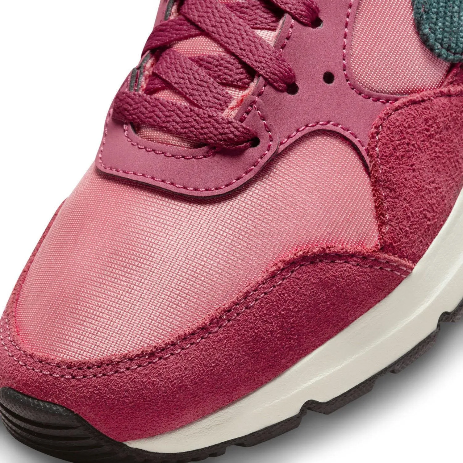 NIKE Women's Sneaker Low