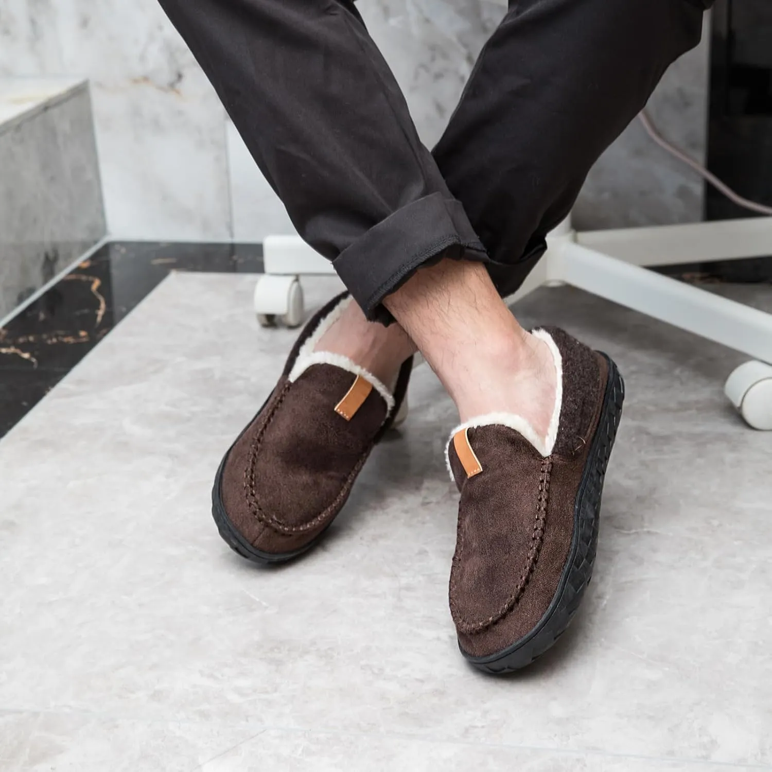 Ranberone Mens Moccasin Slippers Suede Memory Foam House Slippers with Soft Fleece Lining Anti-Skid Sole Indoor Outdoor House Shoes