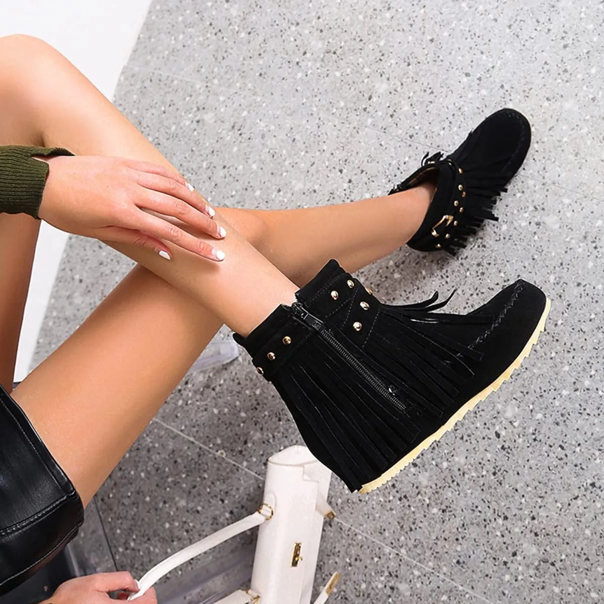 Roimaash Classic Fringe Moccasin Boots Ankle High Women Low Heel Booties