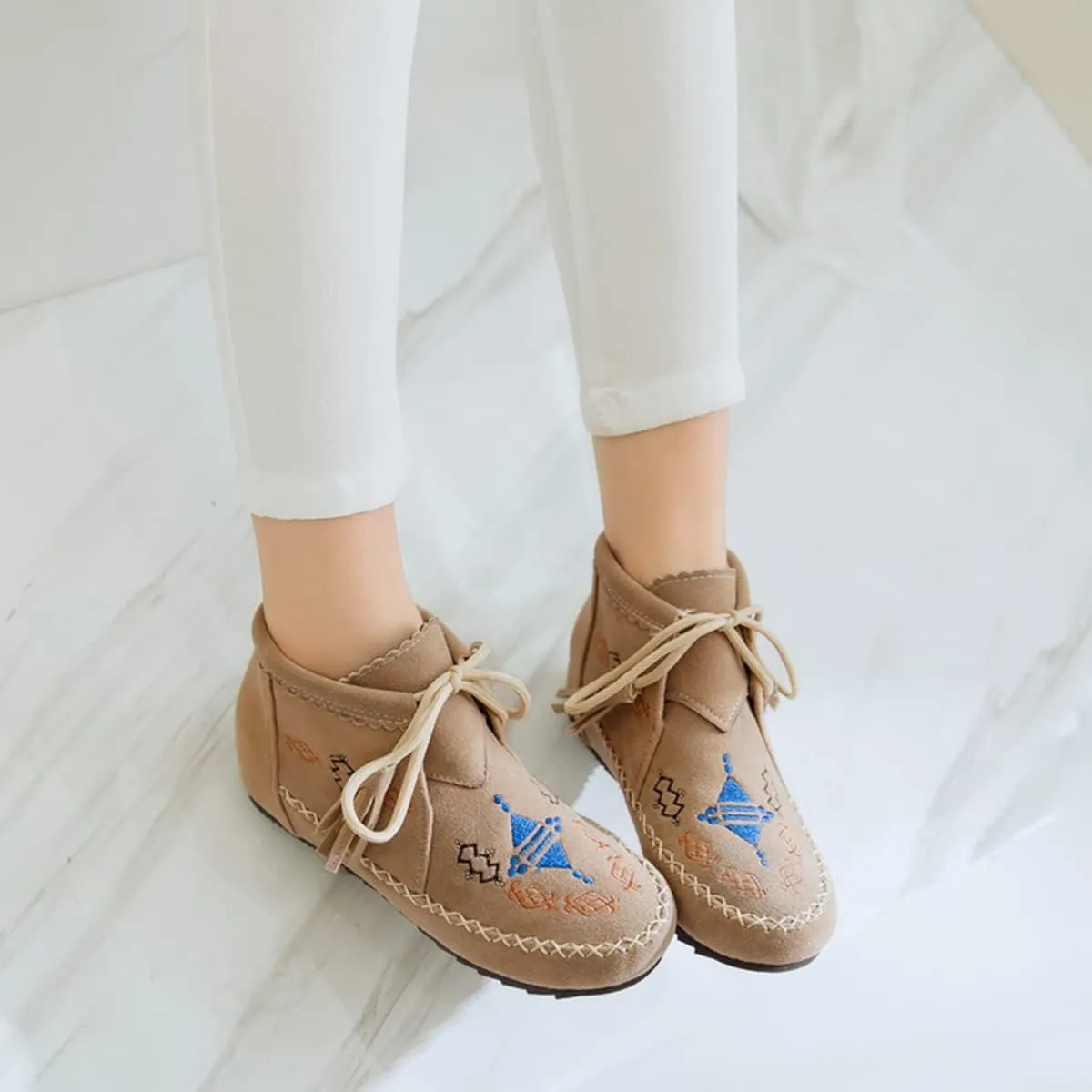 Roimaash Classic Moccasin Slipper Bootie Flats Embroidery Fringe Boots