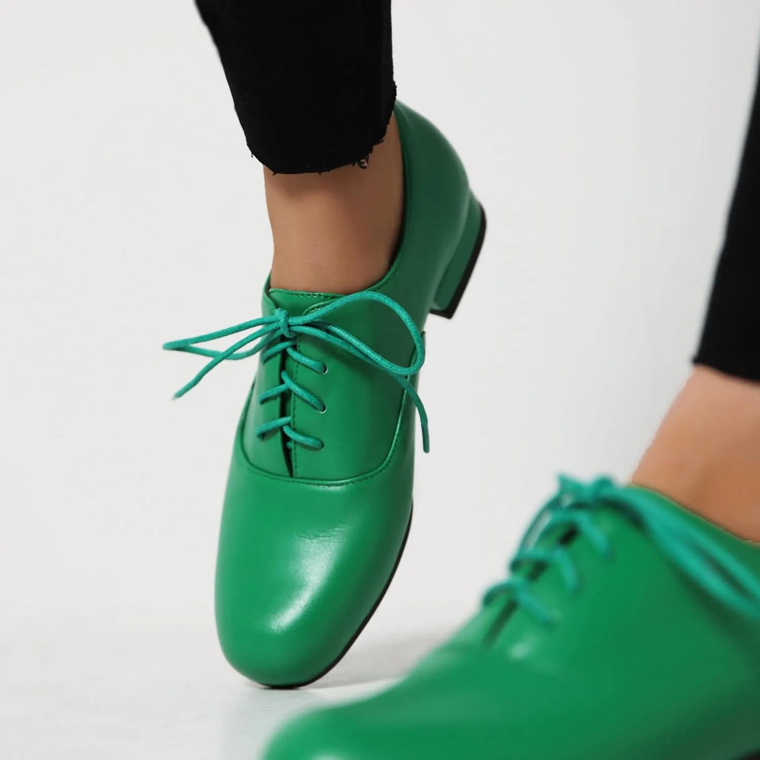 Women's Flats Lace Up Oxford Round Toe PU Leather Low Heel Pumps Closed Toe Shoes