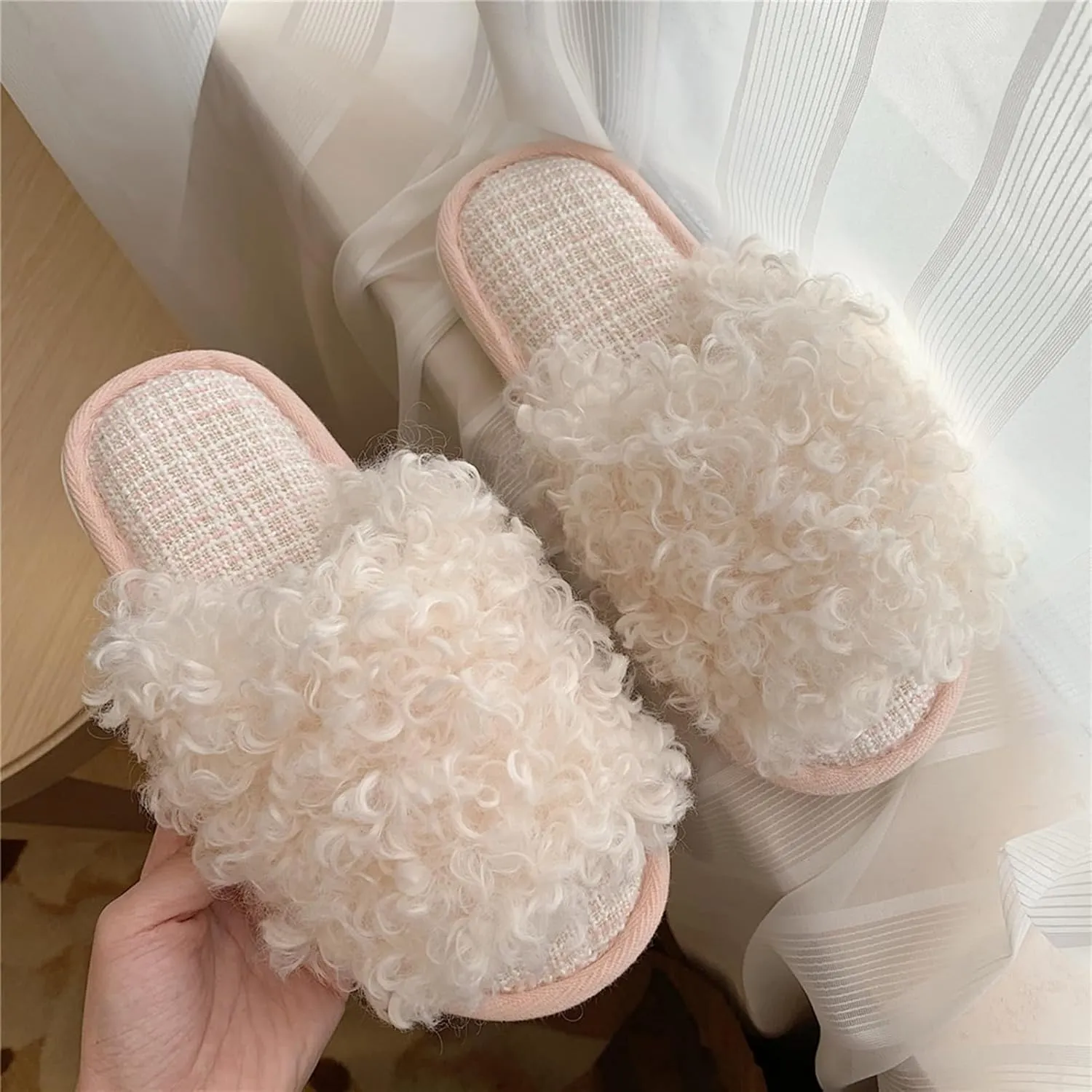 Women's Frizzy Fuzzy Slippers Plush Comfy Faux Fur Lined Slippers Memory Foam Fluffy Slide Sandals Open Toe Indoor Anti-skid Sole House Shoes