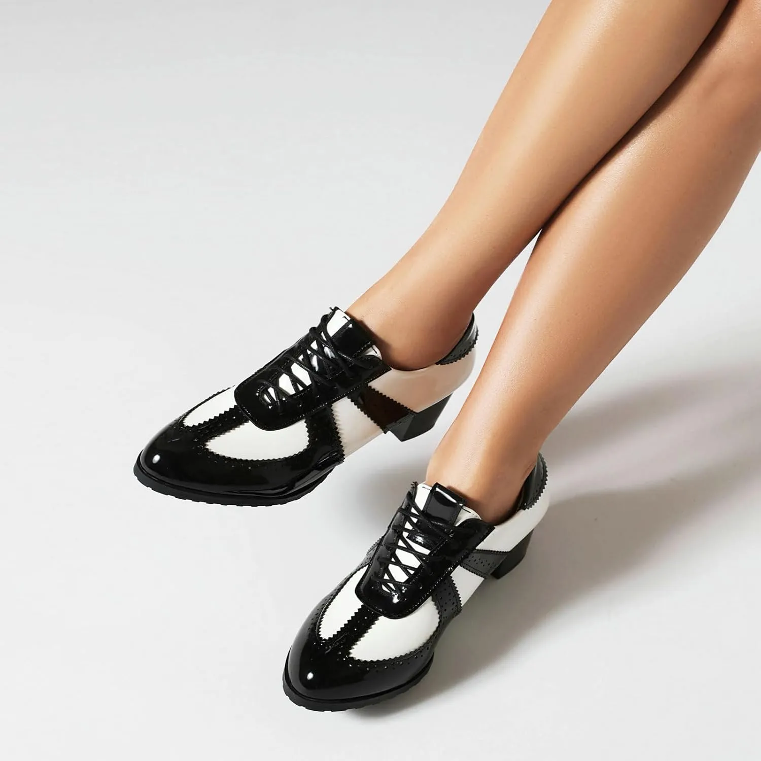 Women's Lace up Oxford Shoes Chunky Block Heel Wingtip Shoes Round Toe Vintage Brogue Shoes