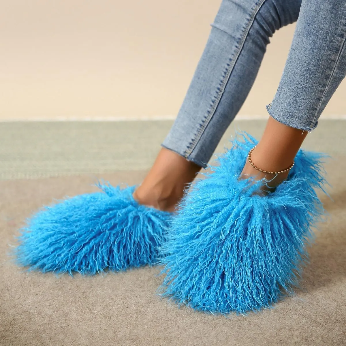 YXCFEWD Women's Plush Faux Fur Slippers - Fluffy and Warm Slide-On Slipper for Cozy Comfort